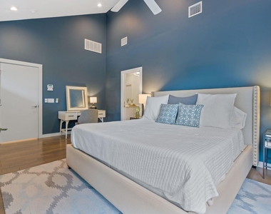 609 West Lynn St - Photo Thumbnail 14