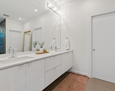 609 West Lynn St - Photo Thumbnail 17