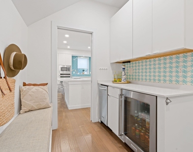 609 West Lynn St - Photo Thumbnail 5