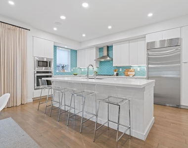 609 West Lynn St - Photo Thumbnail 2