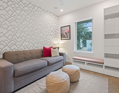 609 West Lynn St - Photo Thumbnail 20