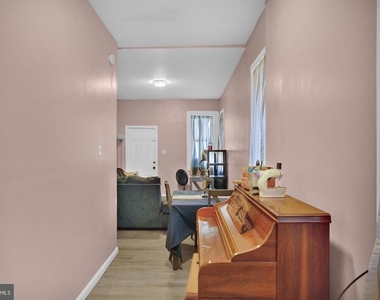 833 Green Street - Photo Thumbnail 4