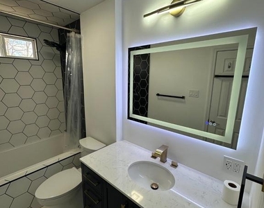 62 Lakeview Court - Photo Thumbnail 9
