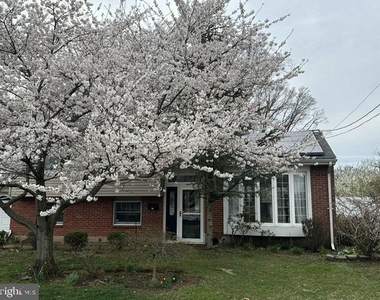 62 Lakeview Court - Photo Thumbnail 16
