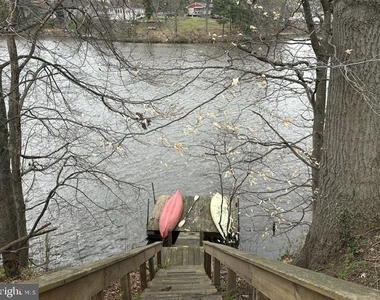 62 Lakeview Court - Photo Thumbnail 3