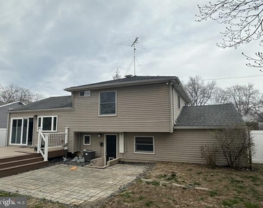 62 Lakeview Court - Photo Thumbnail 17