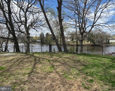 62 Lakeview Court - Photo Thumbnail 1