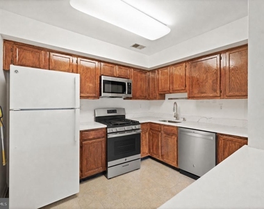 104 Heritage Boulevard - Photo Thumbnail 4