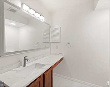 104 Heritage Boulevard - Photo Thumbnail 17