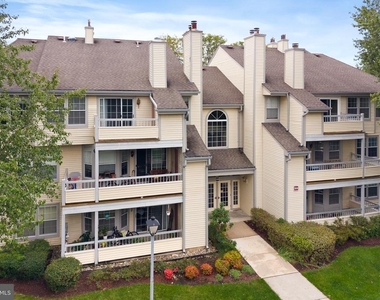 104 Heritage Boulevard - Photo Thumbnail 2