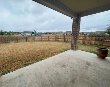 433 Brody Ln - Photo Thumbnail 18