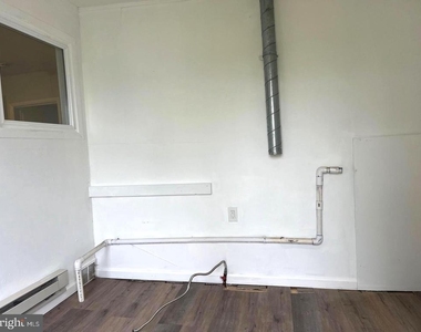 504 New Freedom Road Road - Photo Thumbnail 11