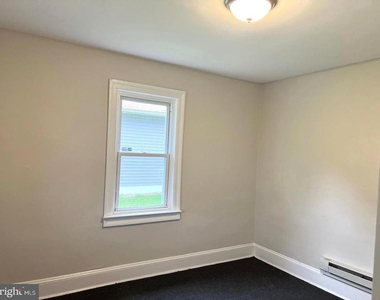 504 New Freedom Road Road - Photo Thumbnail 6