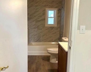 504 New Freedom Road Road - Photo Thumbnail 7