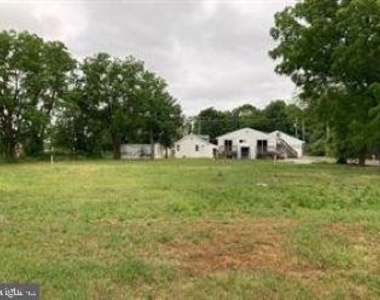 504 New Freedom Road - Photo Thumbnail 7
