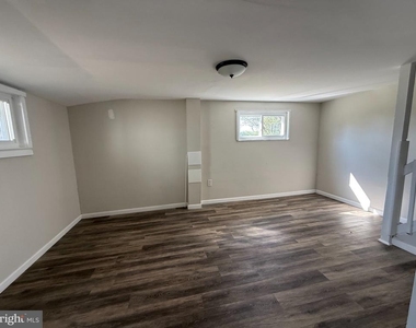 504 New Freedom Road - Photo Thumbnail 6