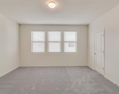 9100 Garnet Dr - Photo Thumbnail 11