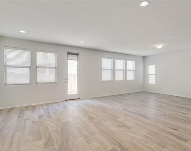 9100 Garnet Dr - Photo Thumbnail 9