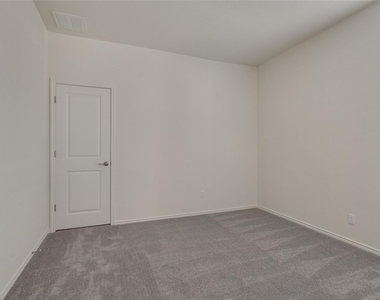 9100 Garnet Dr - Photo Thumbnail 21