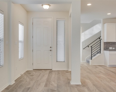 9100 Garnet Dr - Photo Thumbnail 15