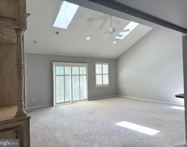 208 Hazelwood Lane - Photo Thumbnail 4
