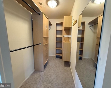 208 Hazelwood Lane - Photo Thumbnail 13