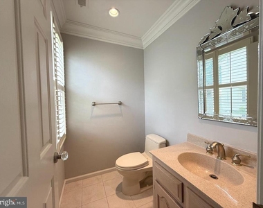208 Hazelwood Lane - Photo Thumbnail 10
