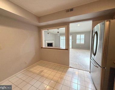 208 Hazelwood Lane - Photo Thumbnail 9