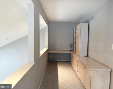 208 Hazelwood Lane - Photo Thumbnail 17