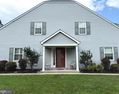 208 Hazelwood Lane - Photo Thumbnail 2
