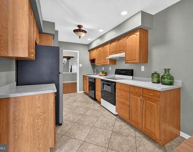 24 Dorset Drive - Photo Thumbnail 4
