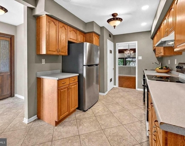 24 Dorset Drive - Photo Thumbnail 3