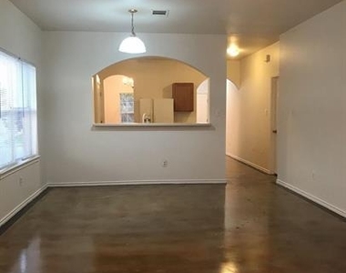 149 Maplewood North N - Photo Thumbnail 4