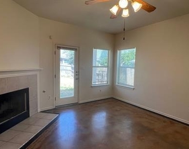 149 Maplewood North N - Photo Thumbnail 5
