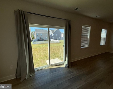 1662 Lake Placid Drive - Photo Thumbnail 18