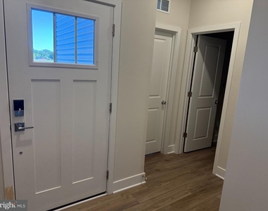 1662 Lake Placid Drive - Photo Thumbnail 4