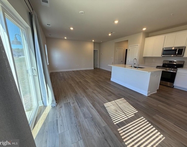 1662 Lake Placid Drive - Photo Thumbnail 17
