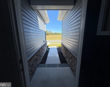 1662 Lake Placid Drive - Photo Thumbnail 31