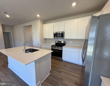 1662 Lake Placid Drive - Photo Thumbnail 15