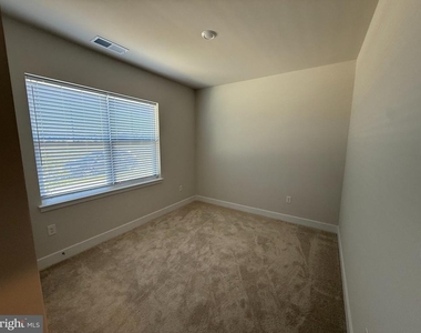 1662 Lake Placid Drive - Photo Thumbnail 11