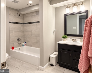 925 Clovis Avenue - Photo Thumbnail 9