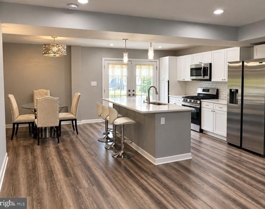 925 Clovis Avenue - Photo Thumbnail 3