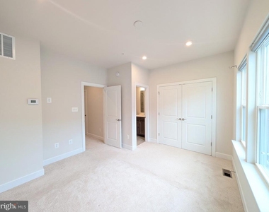 3511 Carnaby Street - Photo Thumbnail 9