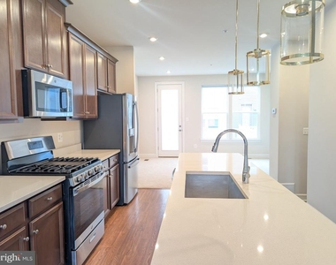 3511 Carnaby Street - Photo Thumbnail 1