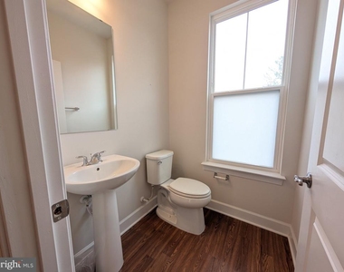 3511 Carnaby Street - Photo Thumbnail 6