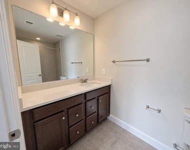 3511 Carnaby Street - Photo Thumbnail 17