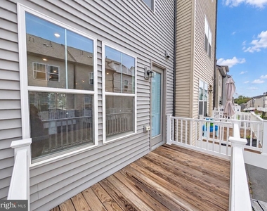 3511 Carnaby Street - Photo Thumbnail 4