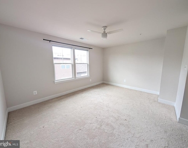 3511 Carnaby Street - Photo Thumbnail 16