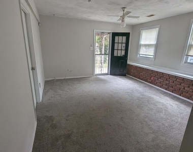 8903 Blackbriar Court - Photo Thumbnail 17