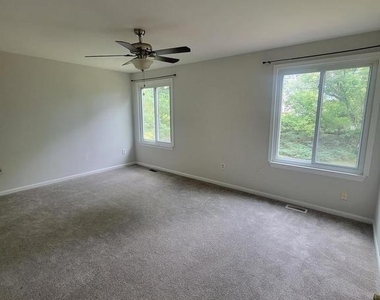 8903 Blackbriar Court - Photo Thumbnail 12
